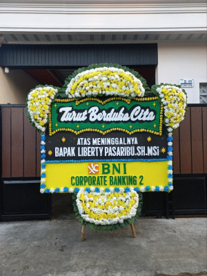 Papan Bunga Duka di Demen