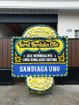 Papan Bunga Duka di Demen
